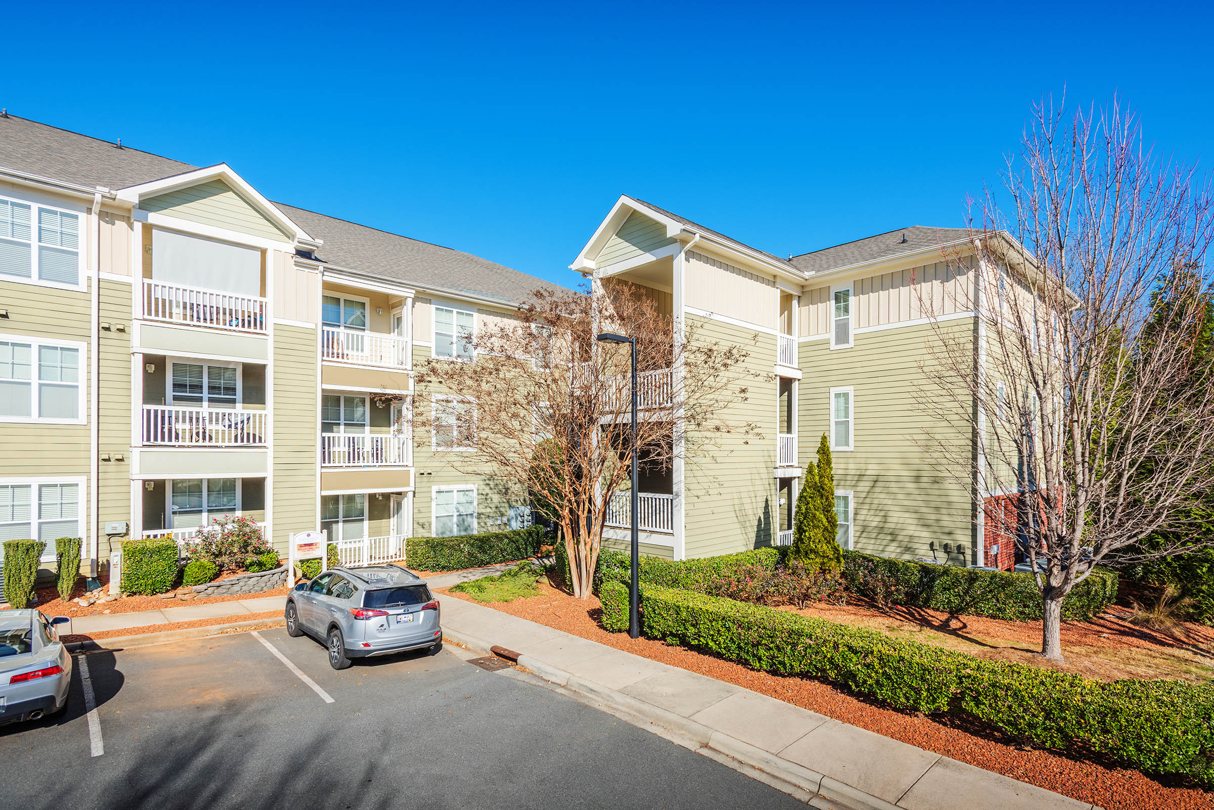 The Crest at Galleria The Multifamily Advisory Group at Cushman